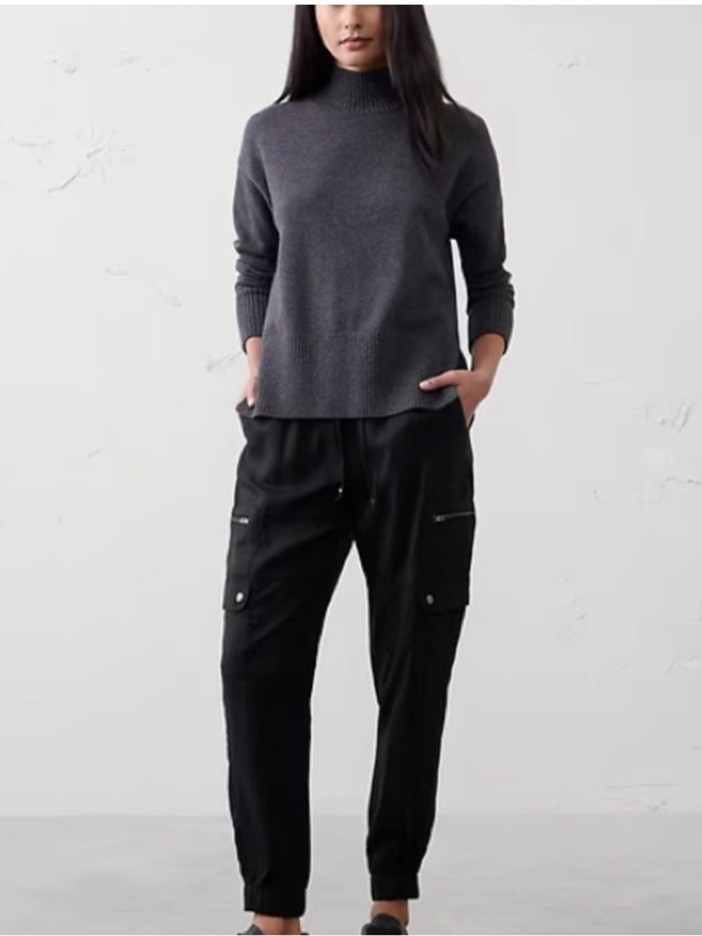 Banana Republic Factory Women’s Black Cargo Jogger Pants with Zip Pockets